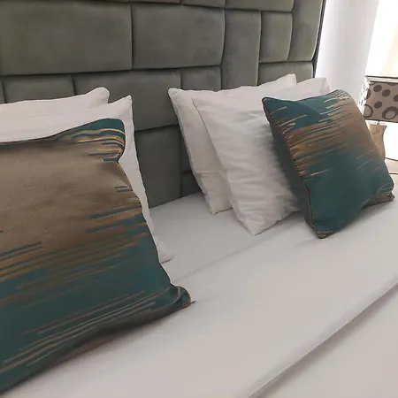 Sea La Vie Holiday House Guest house *