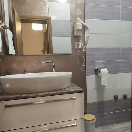 Sea La Vie House * 比比涅