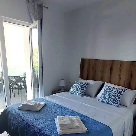 Sea La Vie Holiday House Guest house