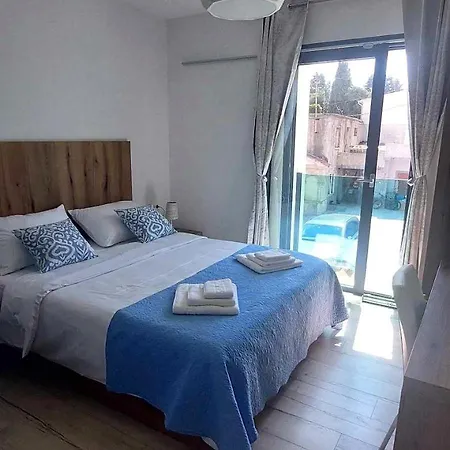 Sea La Vie Holiday House Guest house