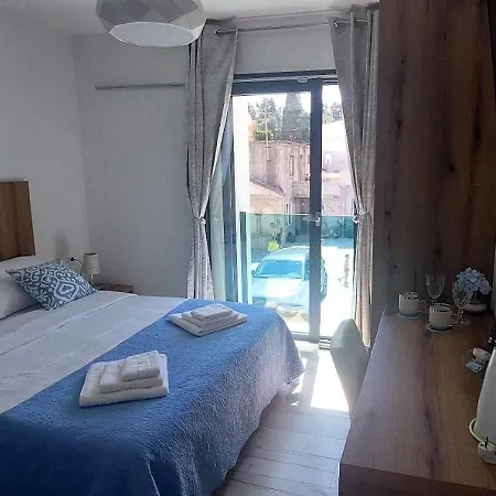 Sea La Vie Holiday House Guest house