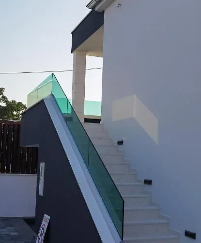 Sea La Vie House